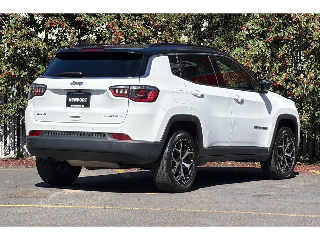 Used 2025 Jeep Compass Limited AWD/4WD image 4