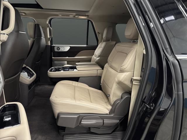 Used 2024 Lincoln Navigator L Reserve AWD/4WD image 33