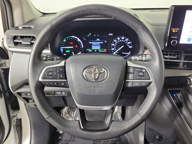 Used 2025 Toyota Sienna XLE FWD image 27