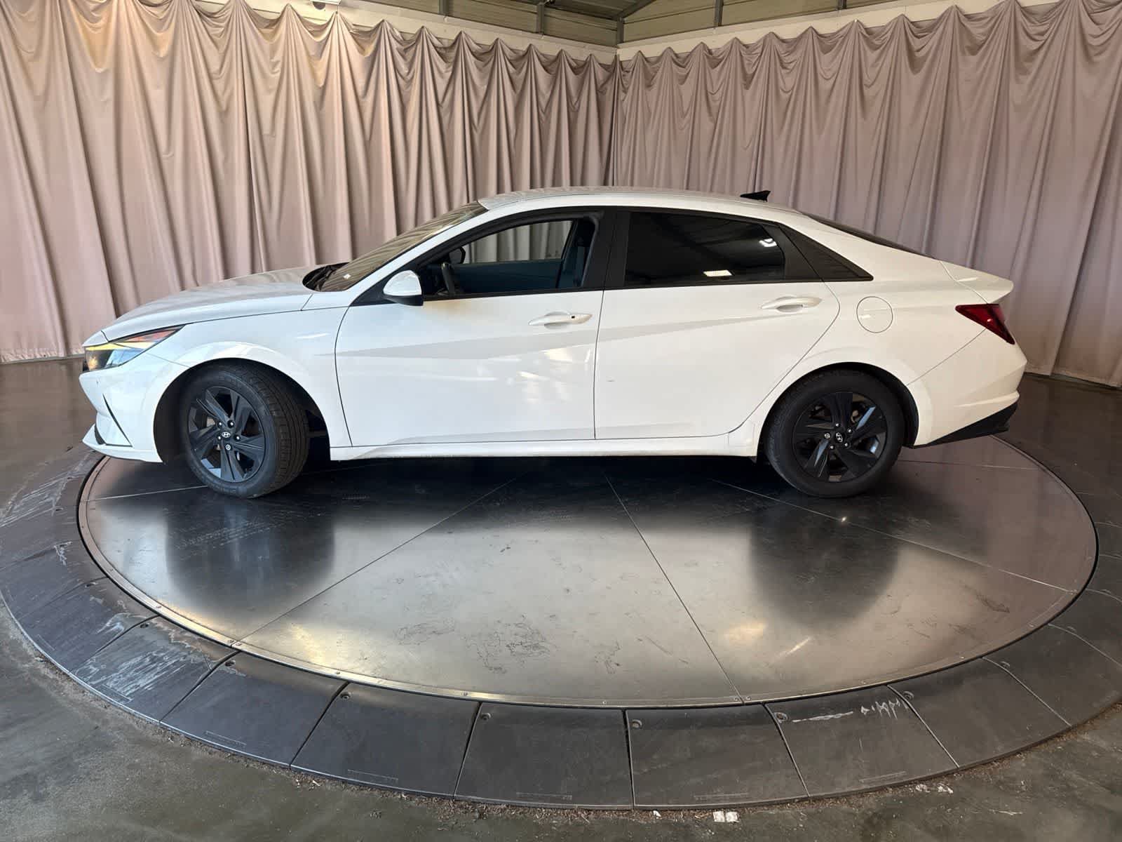 Used 2021 Hyundai Elantra SEL FWD image 7