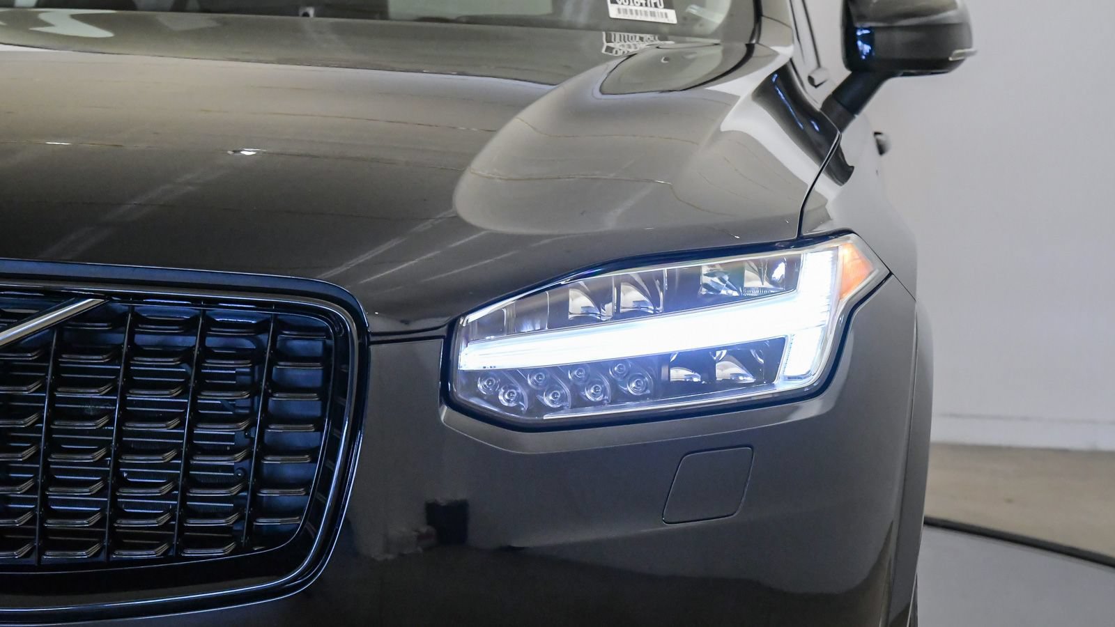 Certified 2023 Volvo XC90 T8 Ultimate AWD/4WD image 9