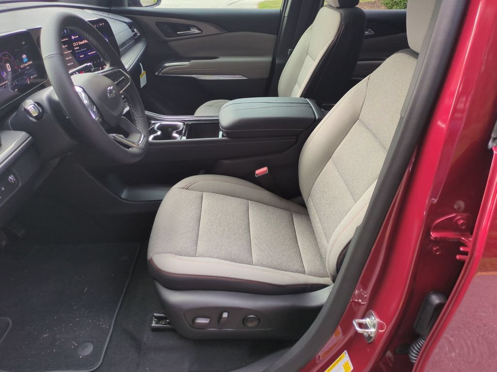 New 2027 Chevrolet Traverse LT w/ Midnight/Sport Edition FWD image 15