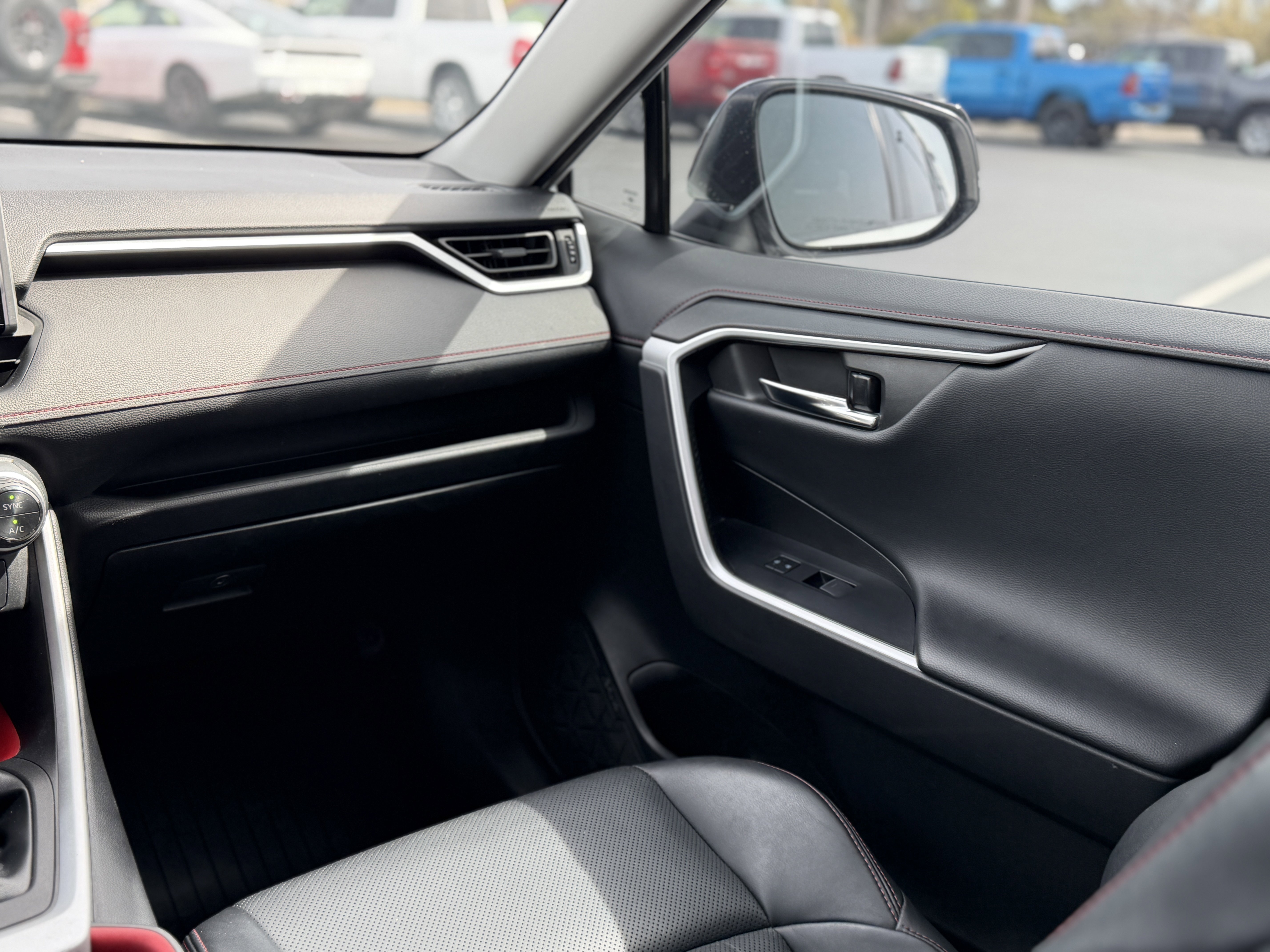 Used 2022 Toyota RAV4 TRD Off-Road w/ TRD Off-Road Weather Package AWD/4WD image 15