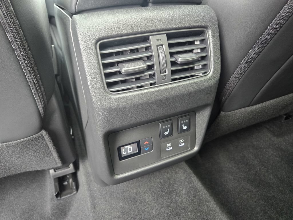 Used 2026 Nissan Rogue Platinum w/ Tech Package AWD/4WD image 12