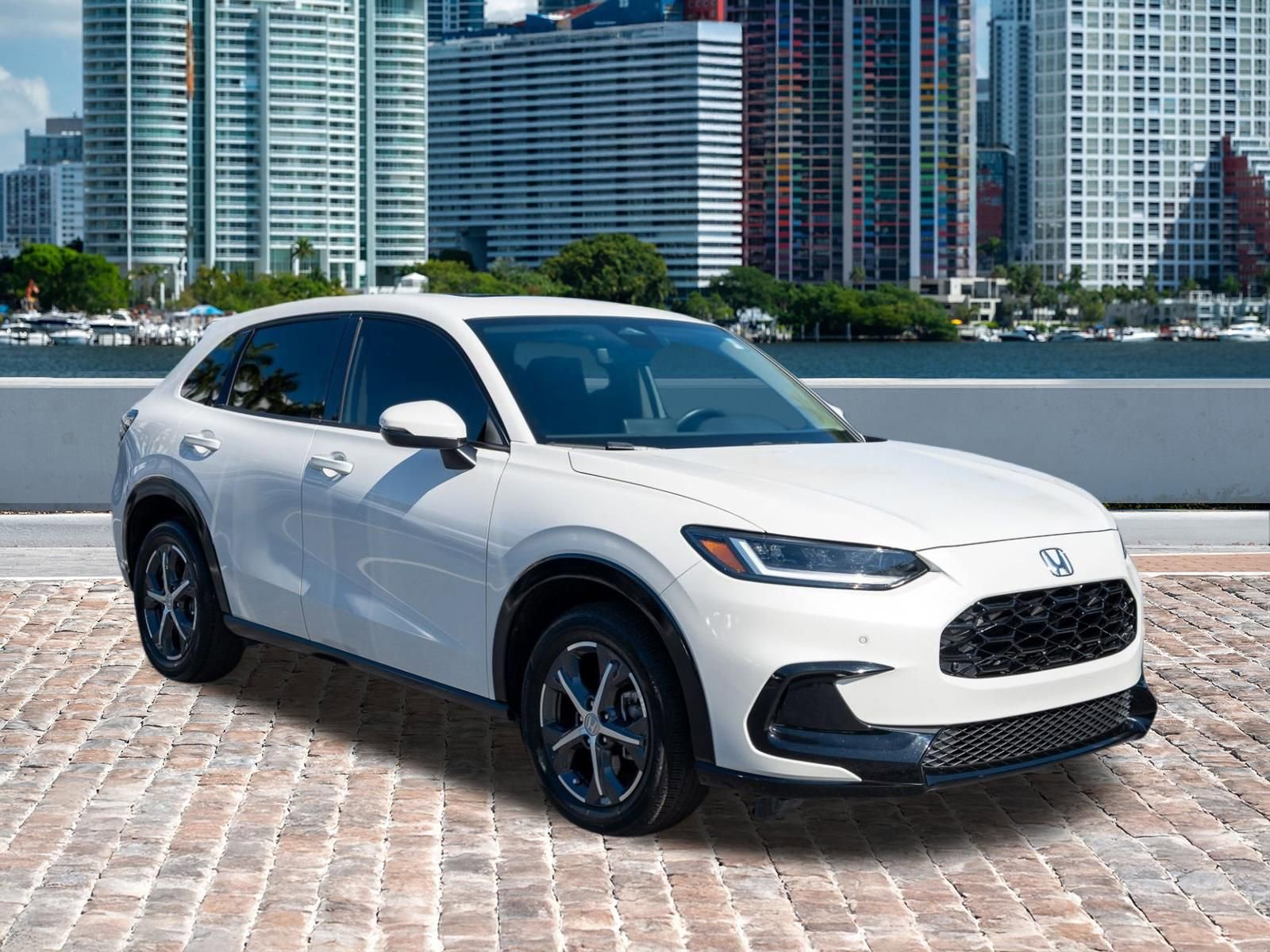 Certified 2025 Honda HR-V EX-L image 3