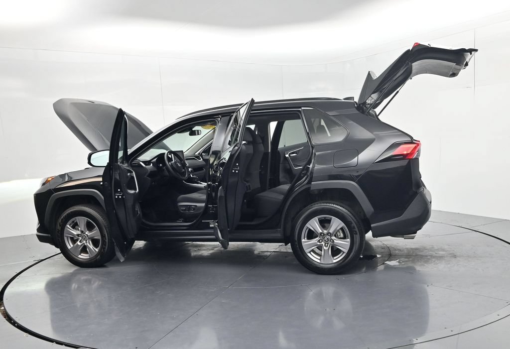 Used 2025 Toyota RAV4 XLE FWD image 67