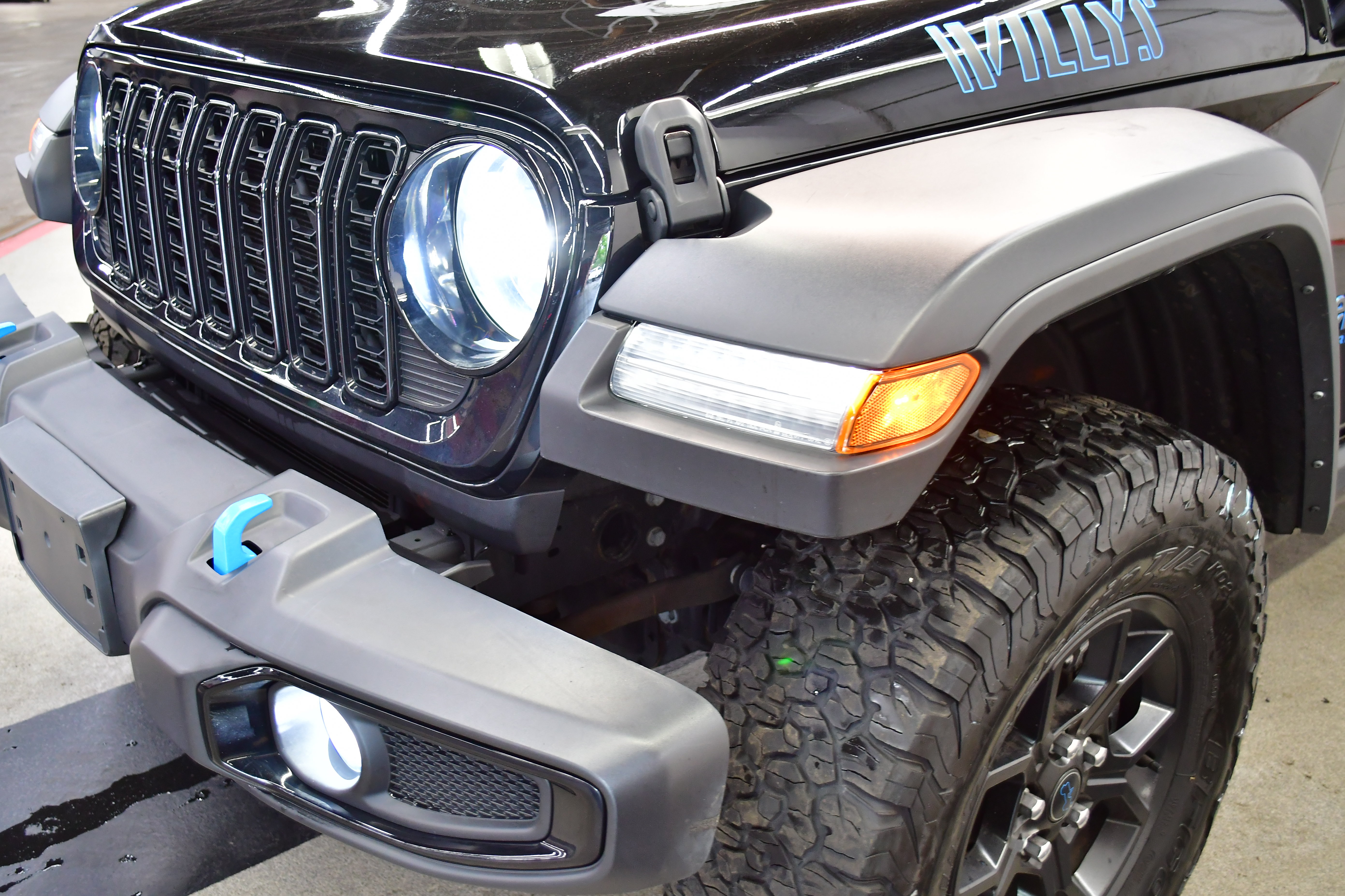 Used 2024 Jeep Wrangler Unlimited AWD/4WD image 32