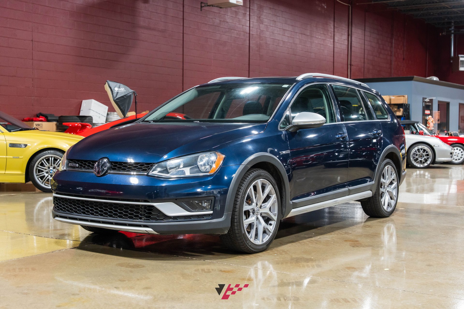 Used 2017 Volkswagen Golf Alltrack SEL AWD/4WD image 4
