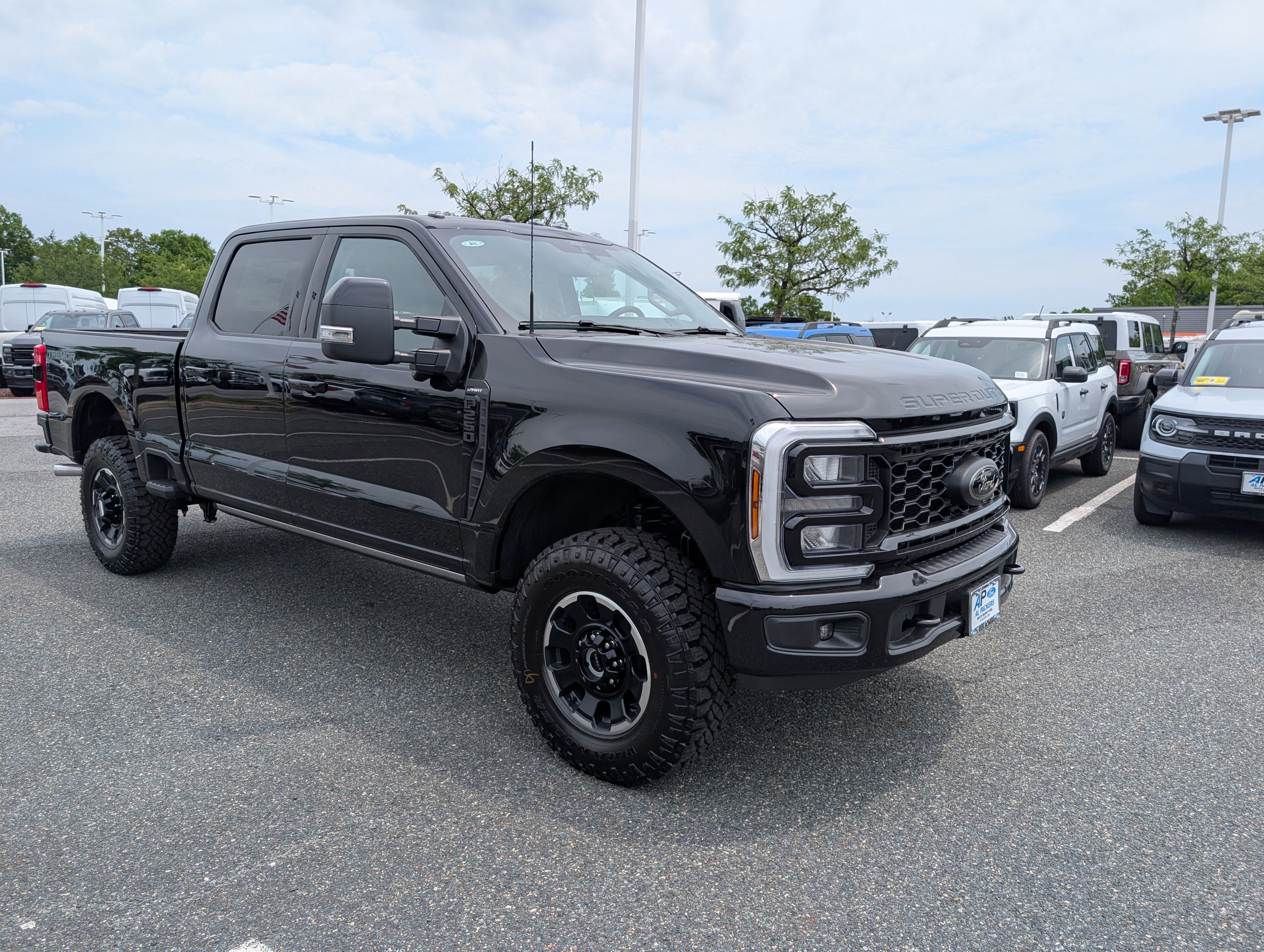 New 2026 Ford F250 Lariat w/ Tremor Off-Road Package AWD/4WD image 4