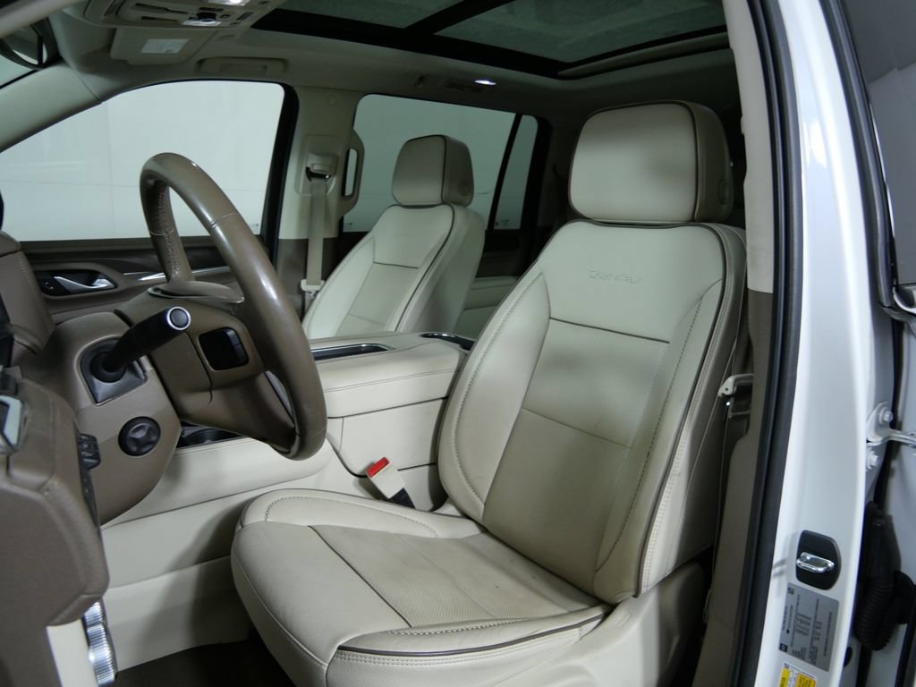 Used 2022 GMC Yukon XL Denali AWD/4WD image 11