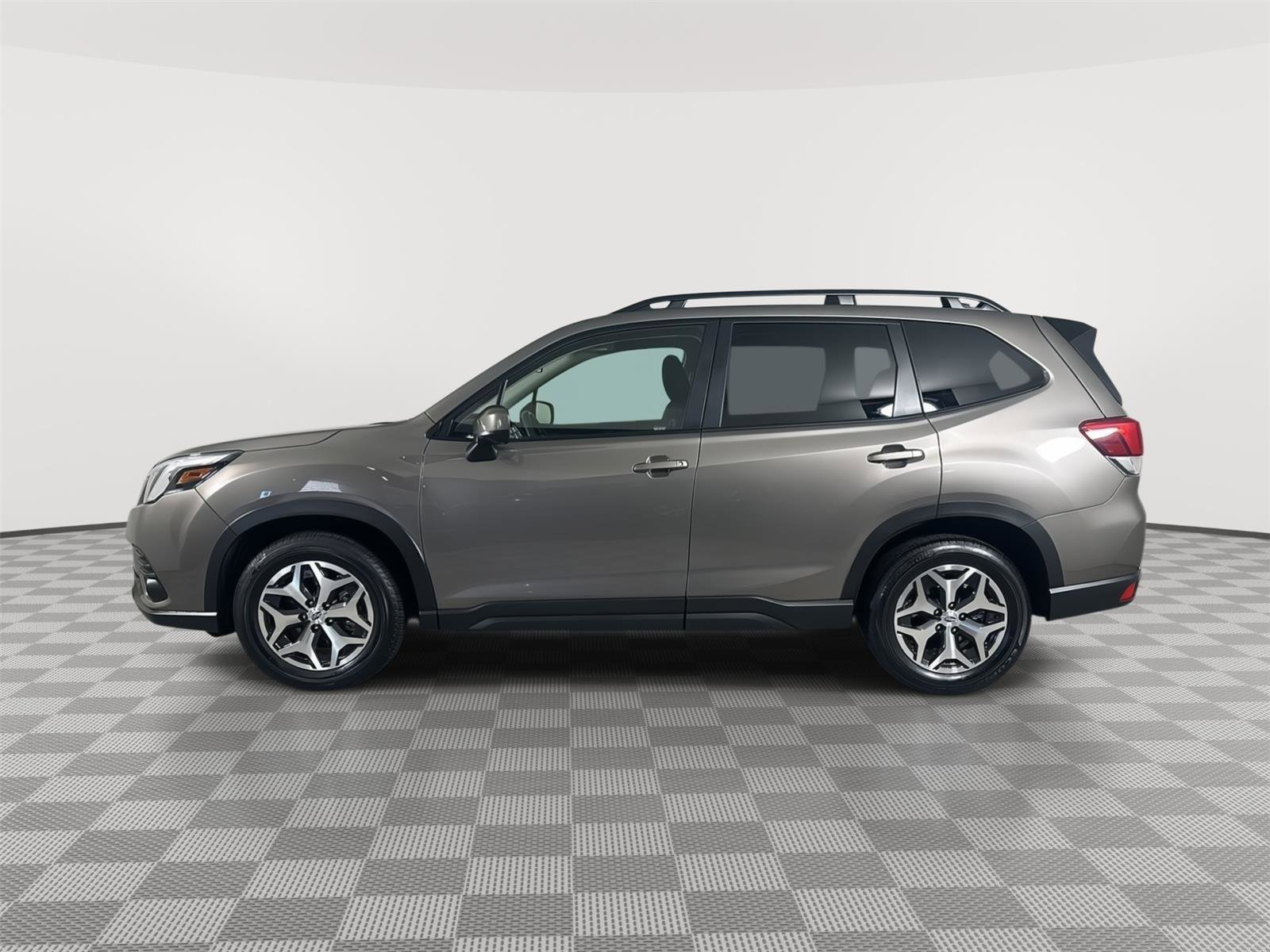 Certified 2024 Subaru Forester Premium AWD/4WD image 4