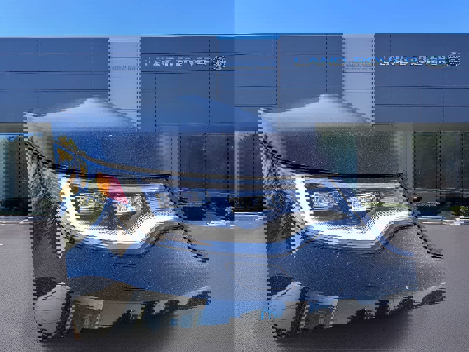 New 2026 Land Rover Discovery S image 4