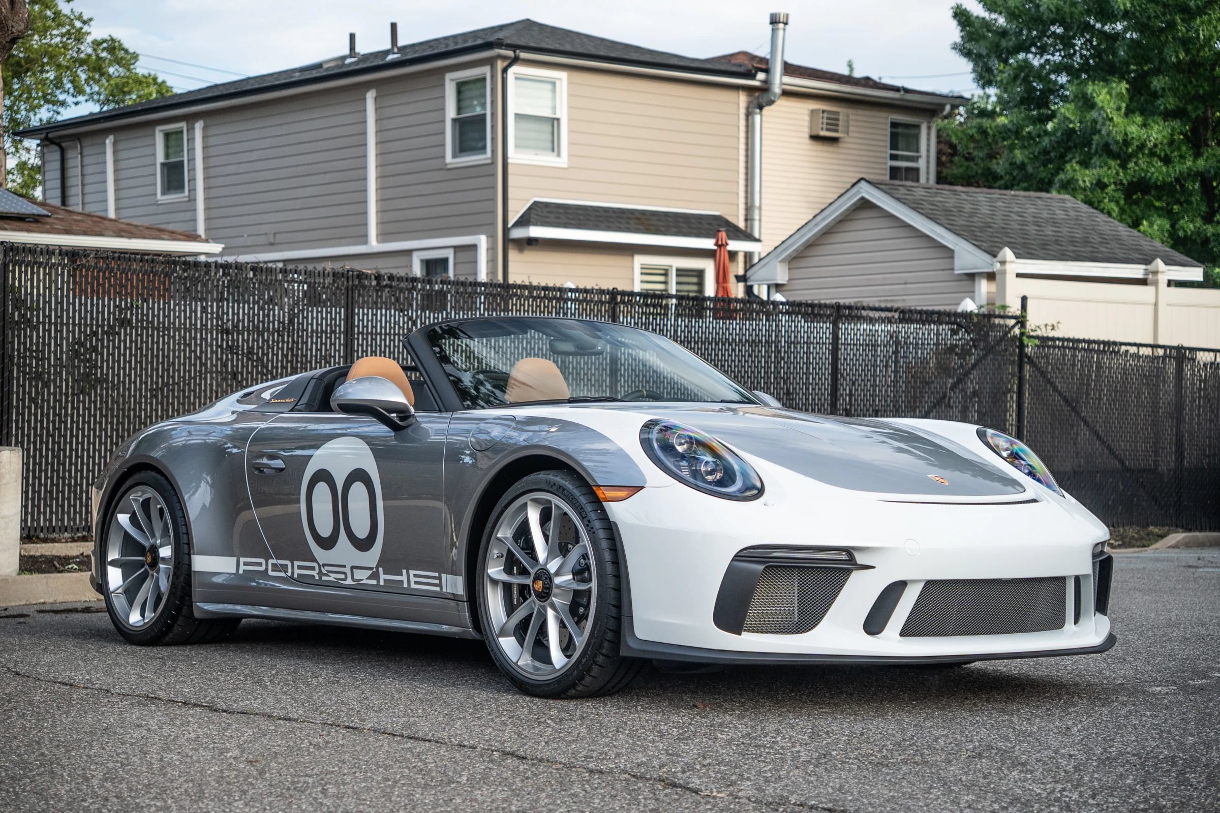 Used 2019 Porsche 911 Speedster RWD image 4