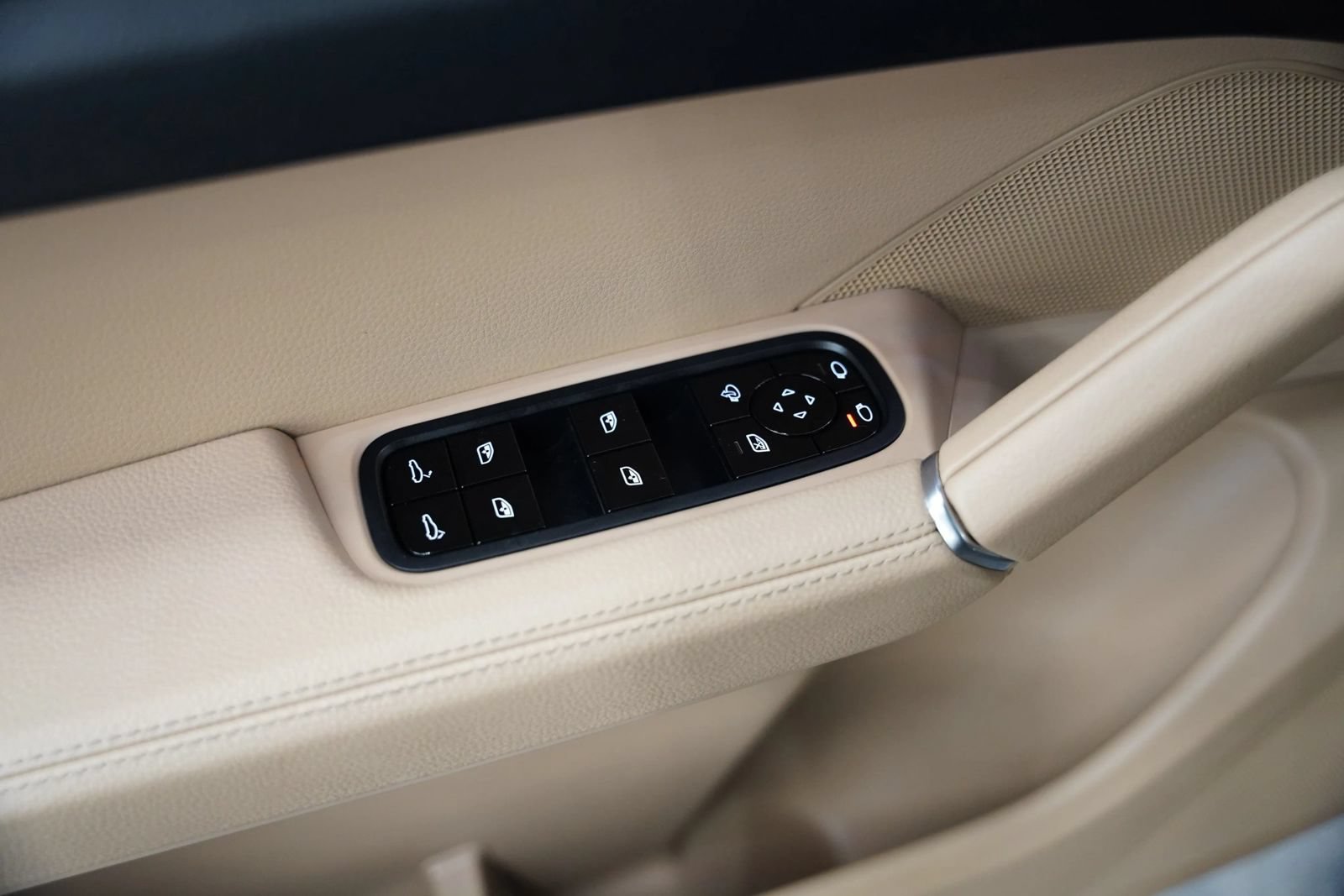Used 2019 Porsche Cayenne AWD/4WD image 42