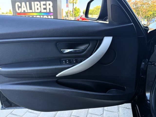 Used 2014 BMW 320i Sedan RWD image 18