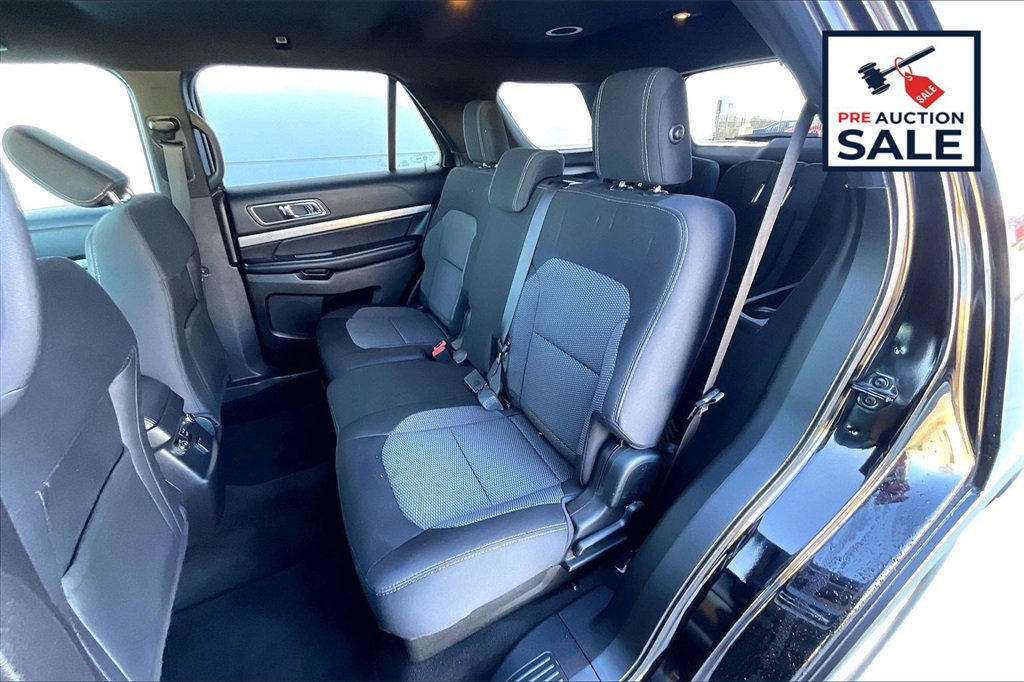 Used 2018 Ford Explorer XLT image 25