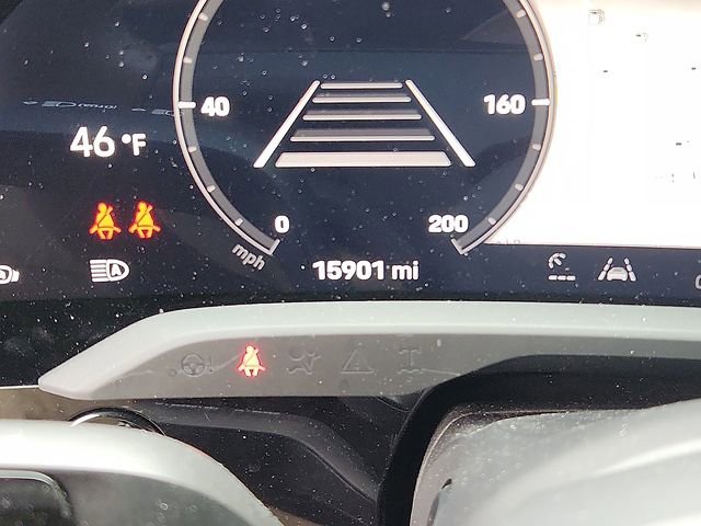 Used 2022 Porsche Taycan Turbo S image 21