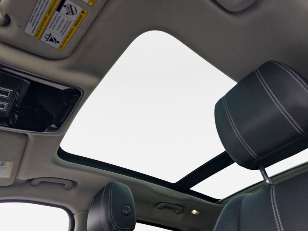 Used 2019 Land Rover Range Rover Velar S image 33