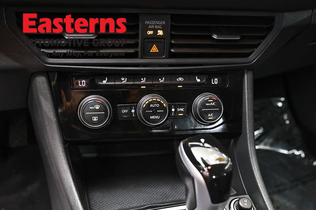 Used 2024 Volkswagen Jetta SE FWD image 19