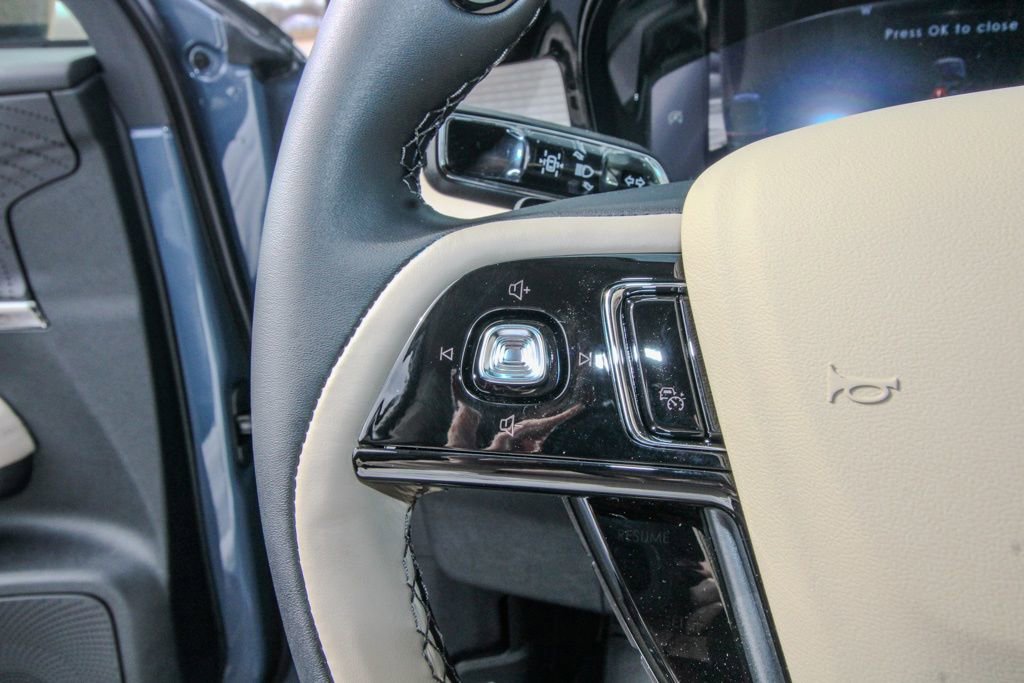 Used 2026 Lincoln Corsair Premiere image 21