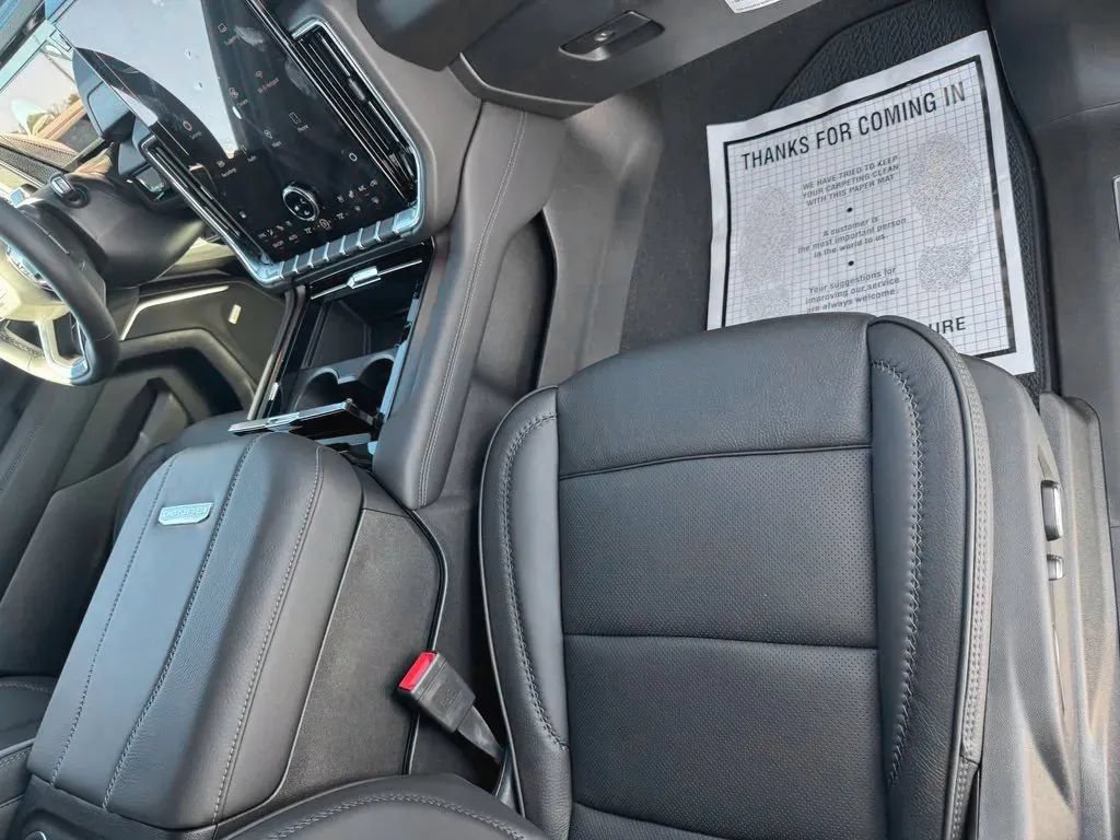 New 2026 GMC Yukon XL Denali w/ Denali Reserve Package AWD/4WD image 15
