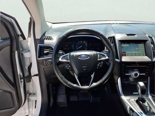 Used 2018 Ford Edge Titanium w/ Equipment Group 301A AWD/4WD image 14