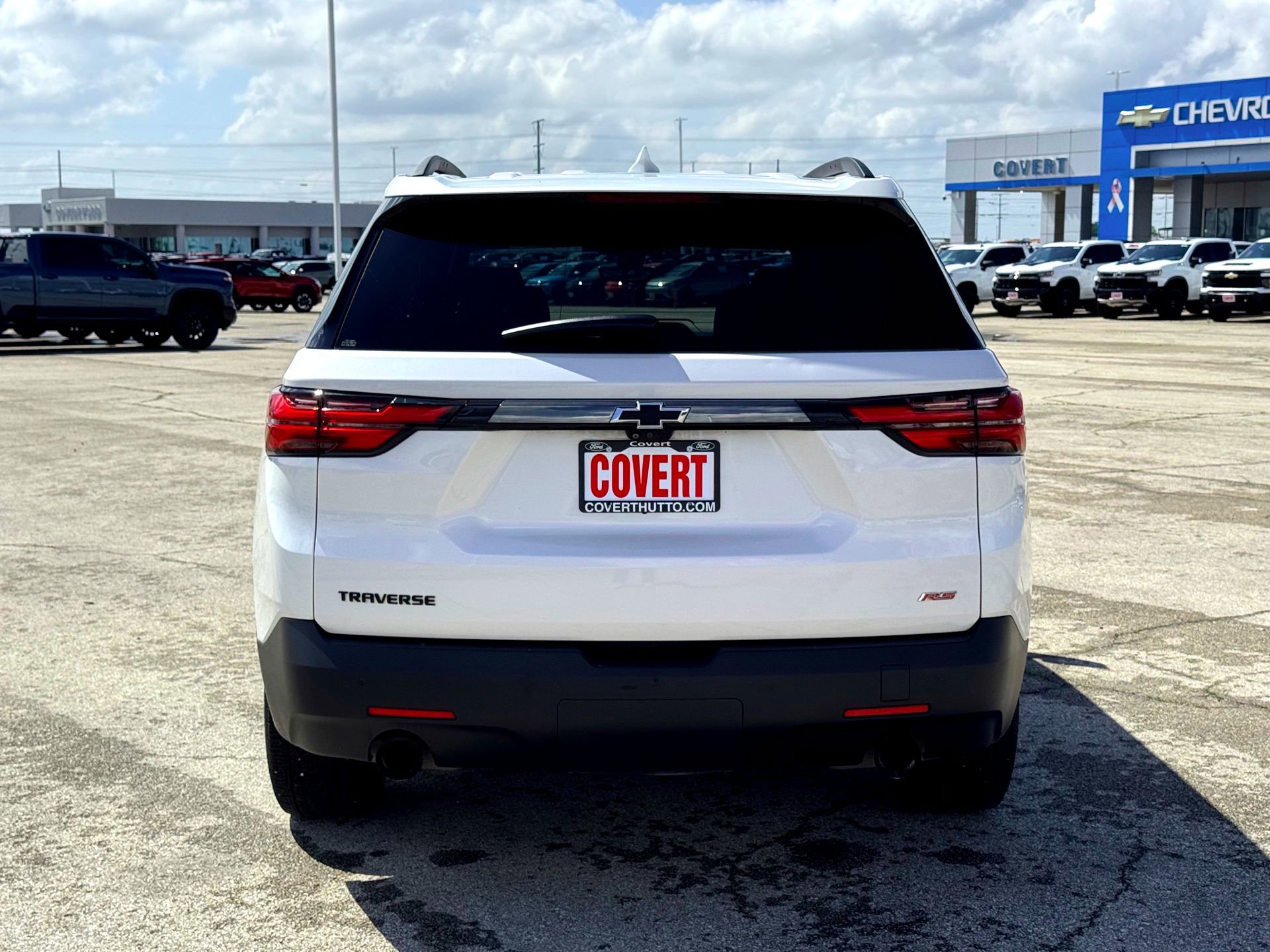 Used 2022 Chevrolet Traverse RS w/ LPO, Floor Liner Package FWD image 7