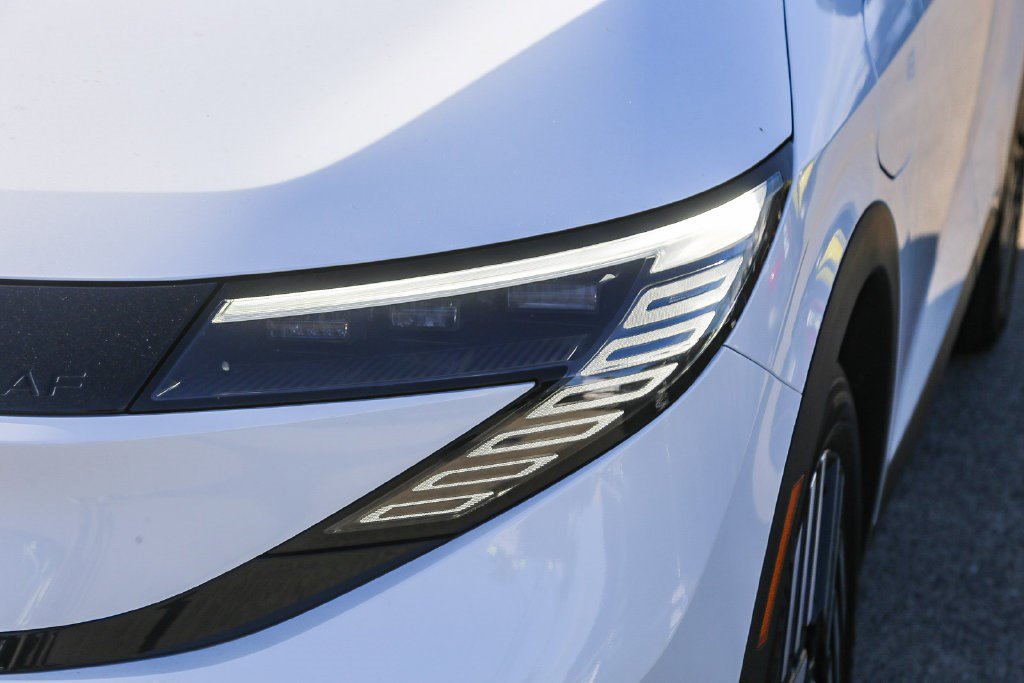 New 2026 Nissan Leaf SV+ w/ Illuminated Package FWD image 4