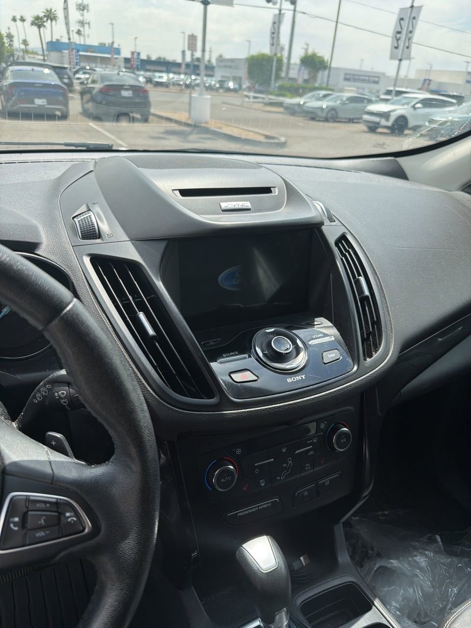 Used 2017 Ford Escape Titanium image 3