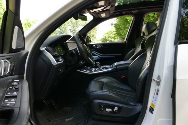 Used 2020 BMW X5 M w/ Executive Package AWD/4WD image 34