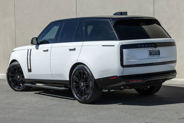 Used 2025 Land Rover Range Rover Autobiography image 3