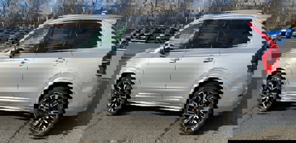 Used 2022 Volvo XC90 T6 Momentum image 6