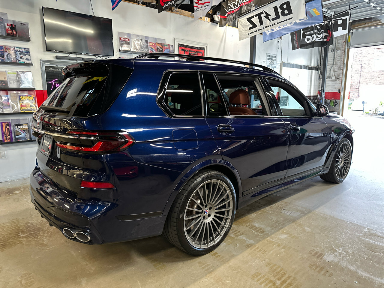 Used 2023 BMW ALPINA XB7 image 5