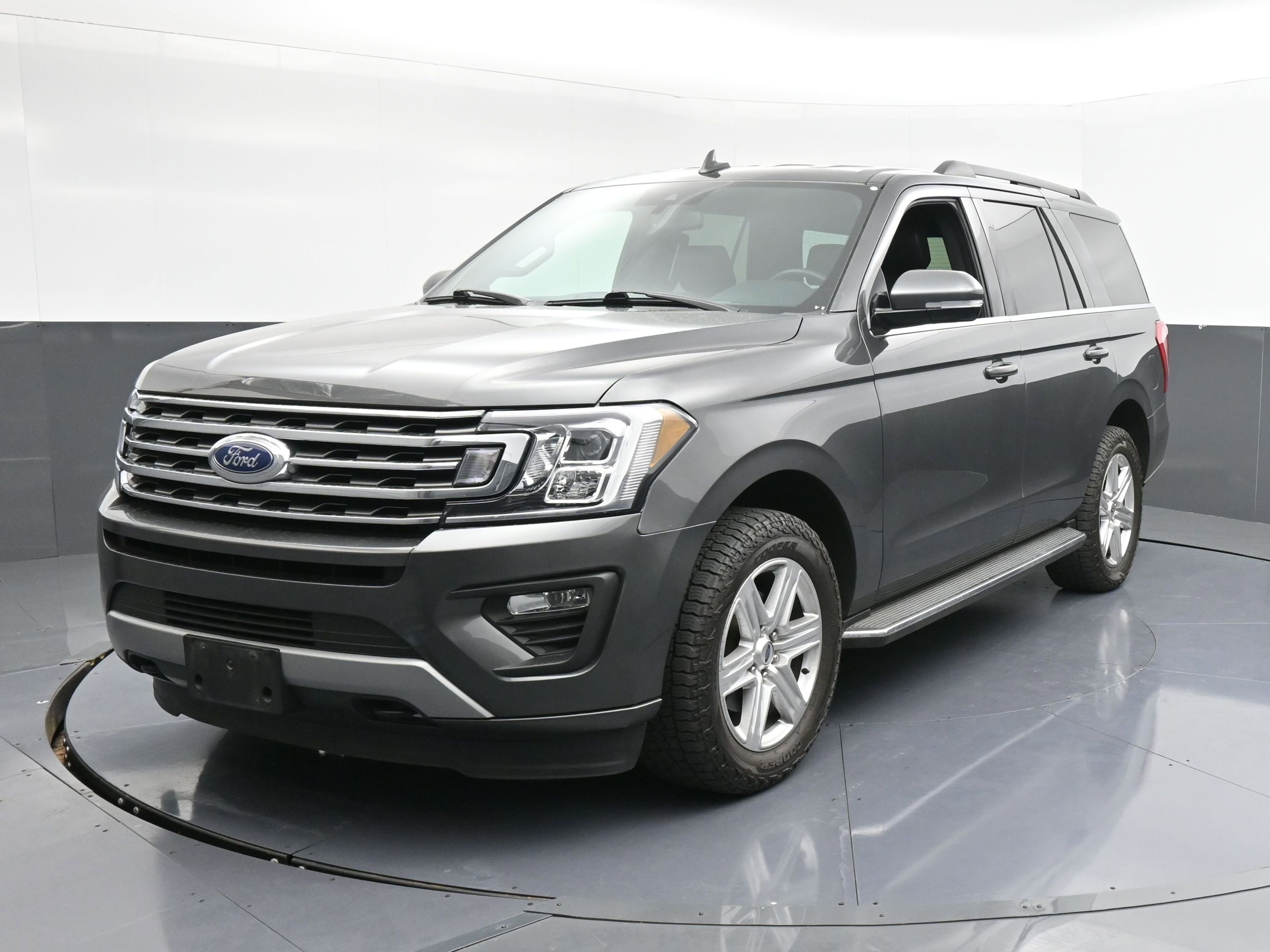Used 2019 Ford Expedition XLT w/ Equipment Group 202A image 4