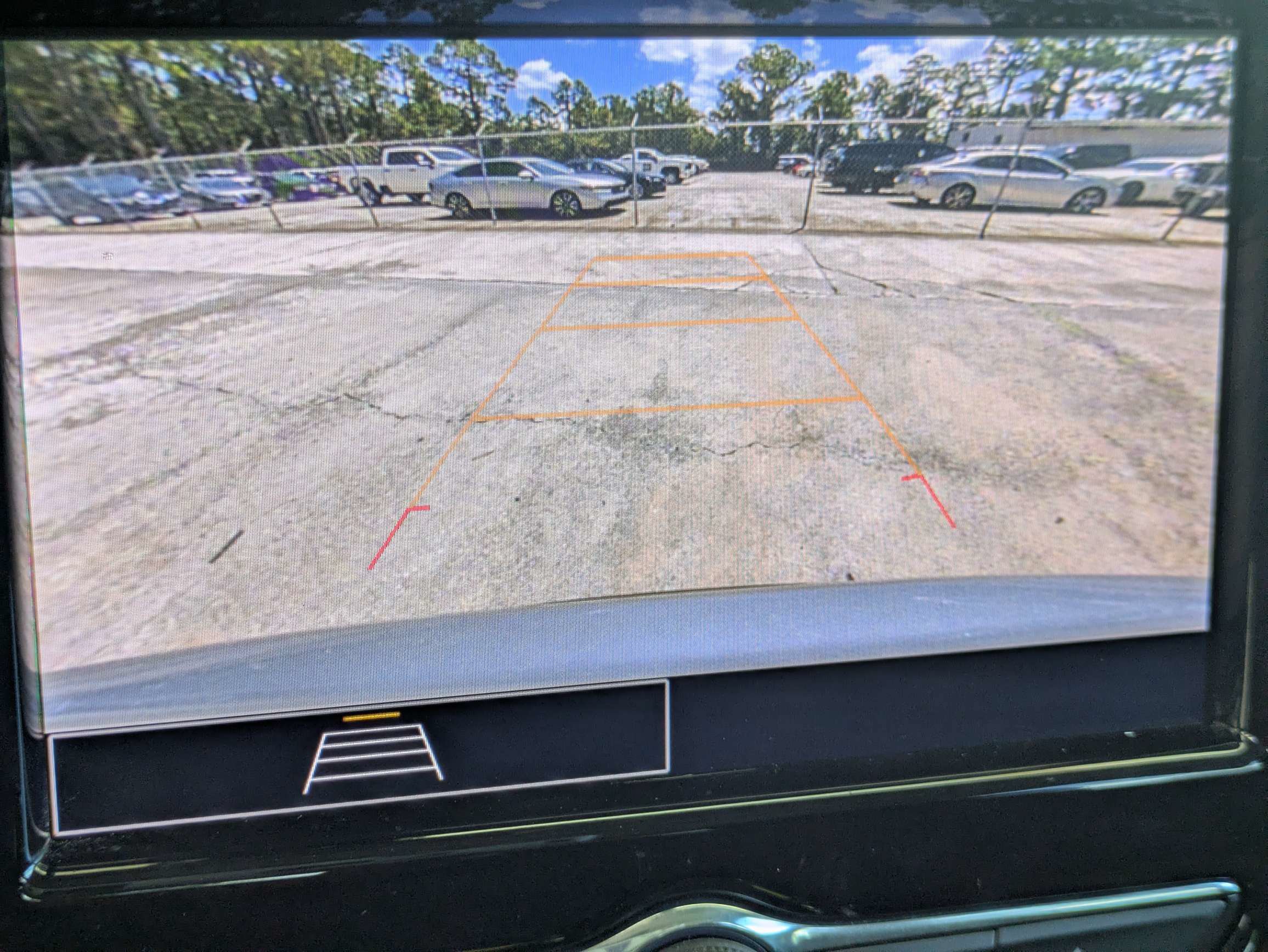 Used 2021 Chevrolet Traverse LS FWD image 14
