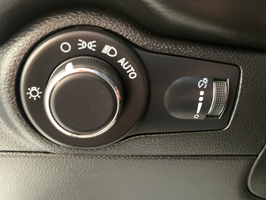Used 2023 Dodge Durango R/T w/ Blacktop Package RWD image 29