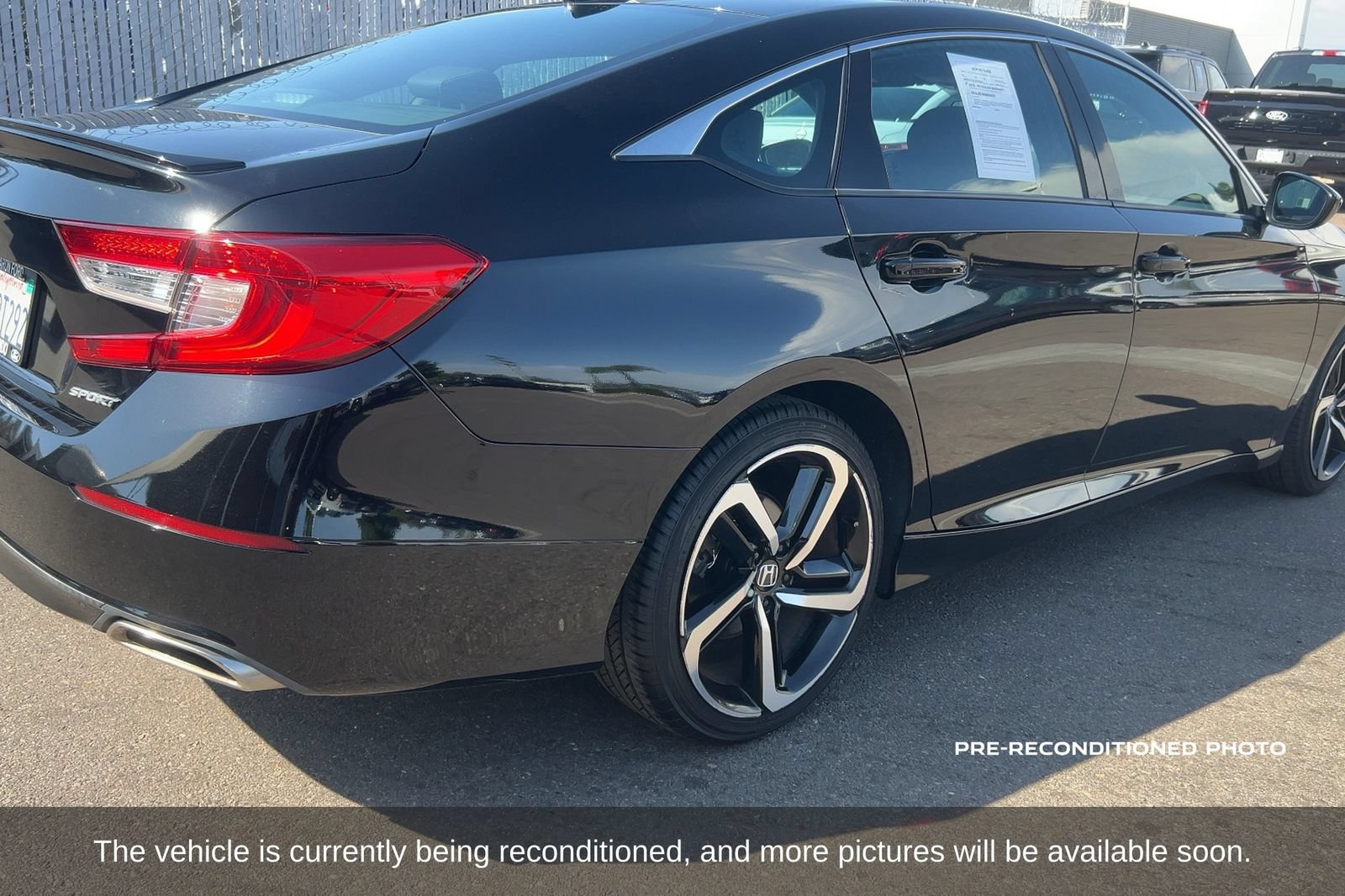Used 2018 Honda Accord Sport image 6