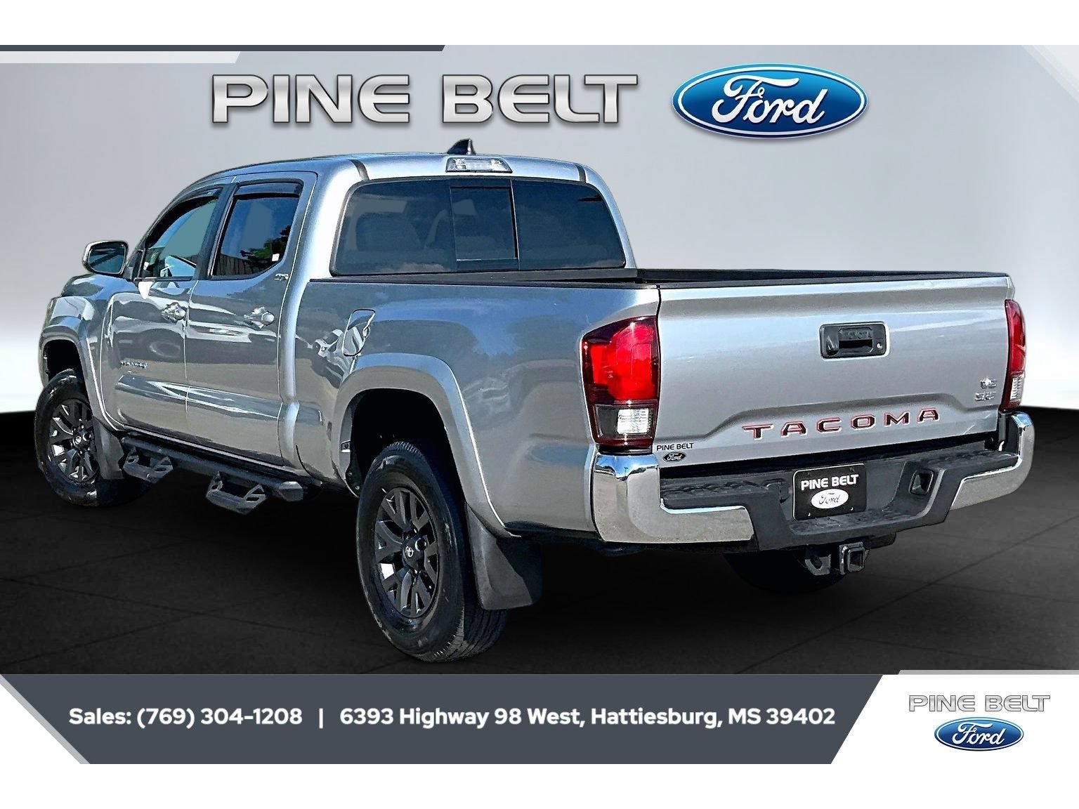 Used 2023 Toyota Tacoma SR5 RWD image 2