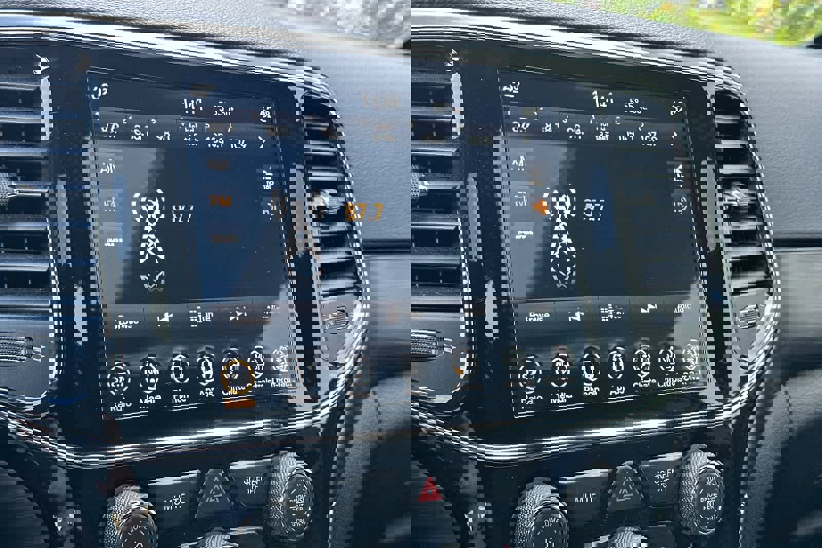 Used 2019 Jeep Grand Cherokee Laredo image 20