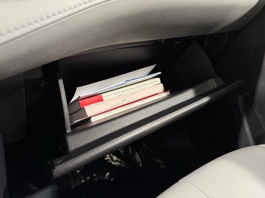 Certified 2022 Toyota Highlander XLE image 32