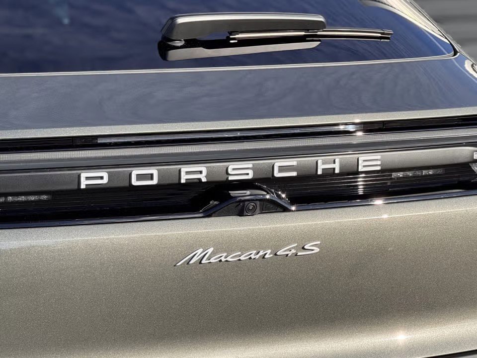 Certified 2025 Porsche Macan 4S Electric image 18