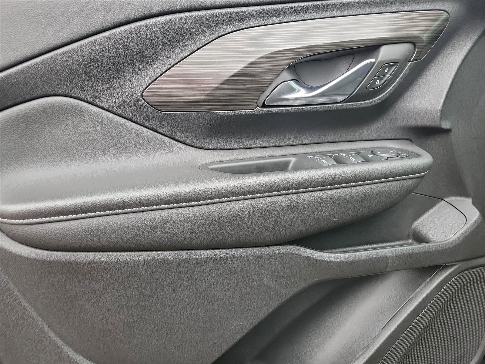 Used 2024 GMC Terrain SLE image 18