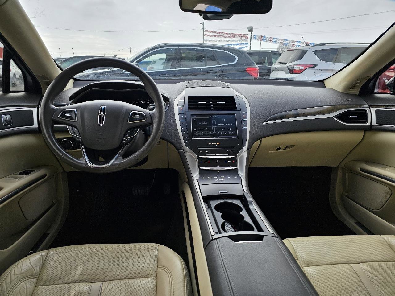 Used 2014 Lincoln MKZ image 3