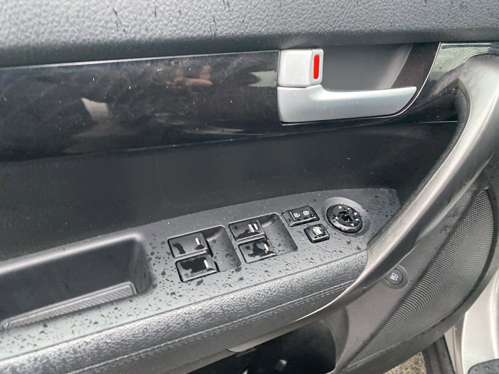 Used 2015 Kia Sorento LX image 21