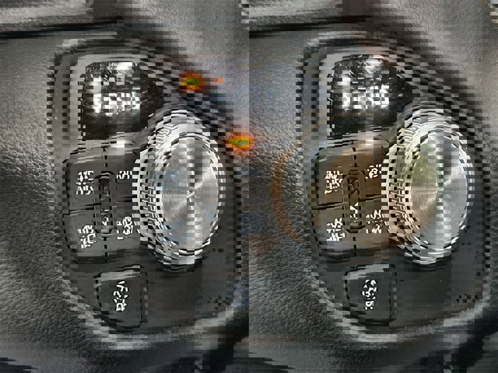 Used 2025 RAM 1500 Laramie image 23