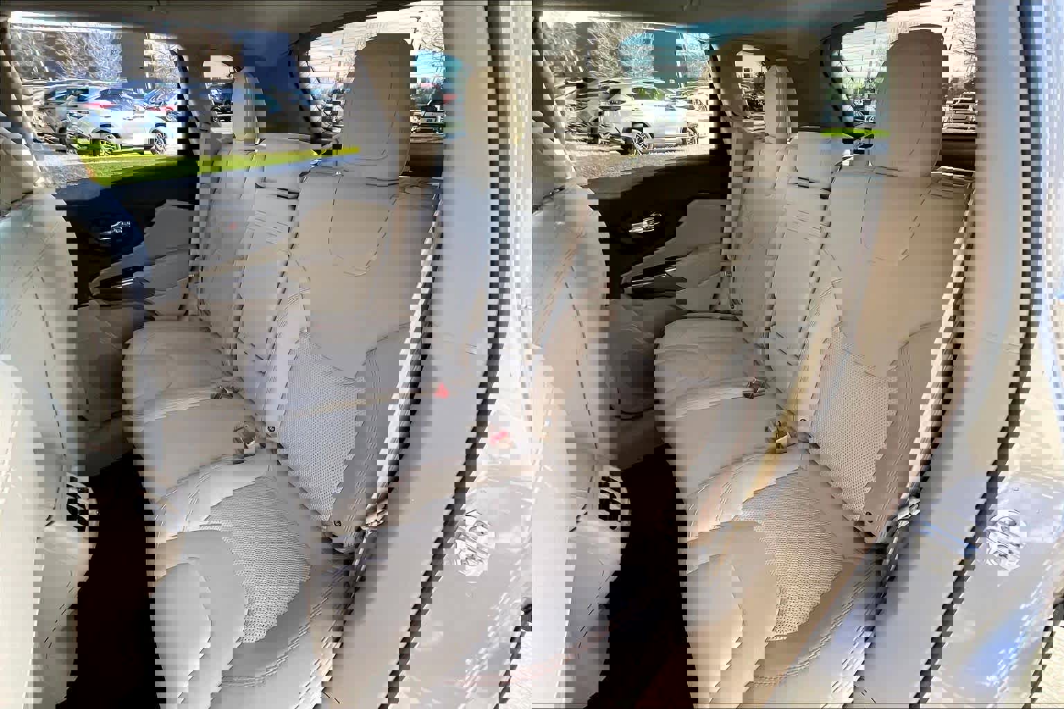 Used 2019 Jeep Cherokee Latitude w/ Popular Appearance Group image 19