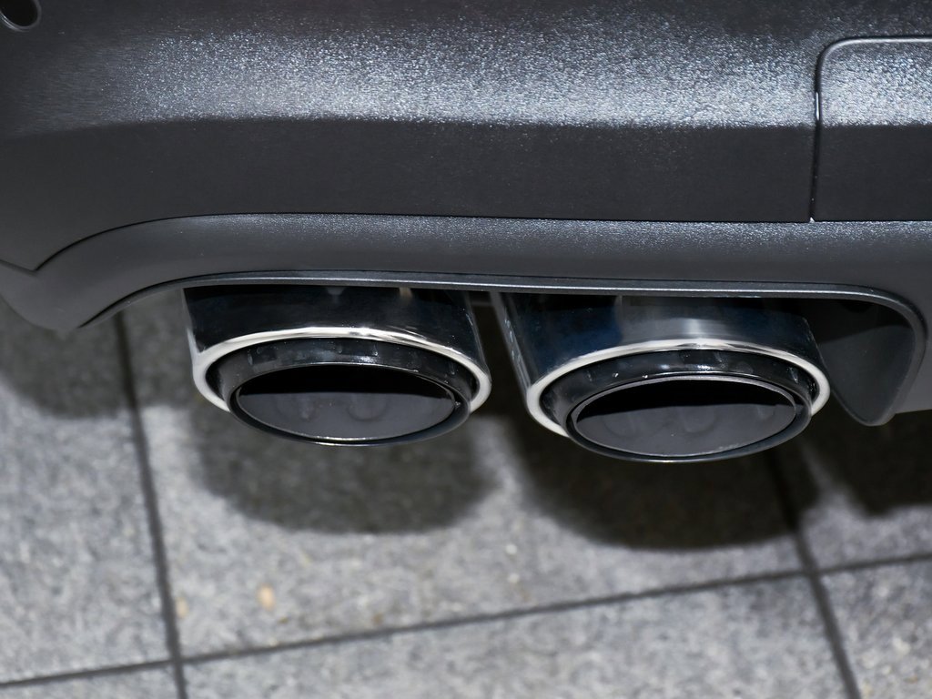 Used 2024 Porsche Cayenne S image 98