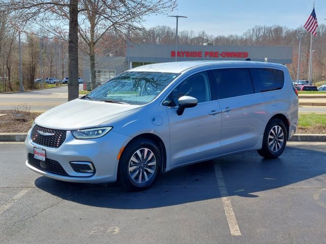 Used 2023 Chrysler Pacifica Touring-L image 7