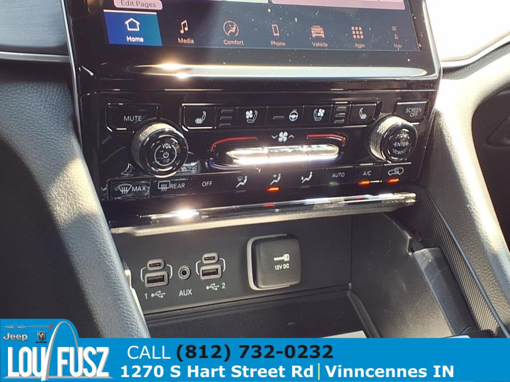 New 2025 Jeep Grand Cherokee L Limited w/ Luxury Tech Group II image 9