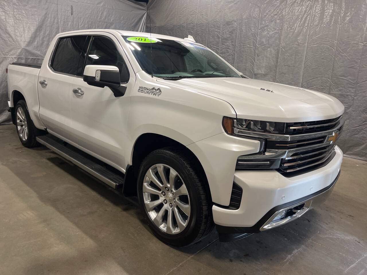 Used 2019 Chevrolet Silverado 1500 High Country w/ Technology Package AWD/4WD image 1